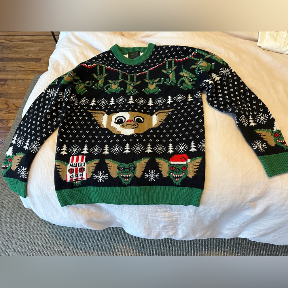 Gremlins Gizmo Mondo Christmas Sweater - size XL